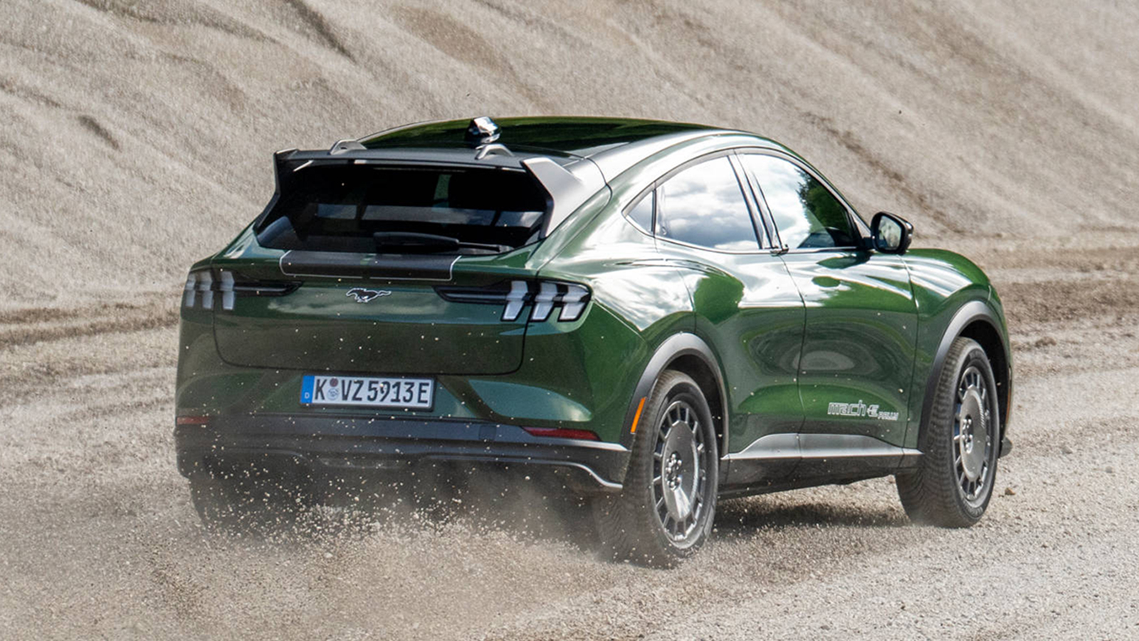 H Mustang Mach-E GT Rally έχει ισχύ 487 ίππων και ροπή 950 Nm.